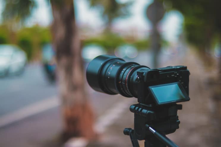 best vlogging cameras with flip screens