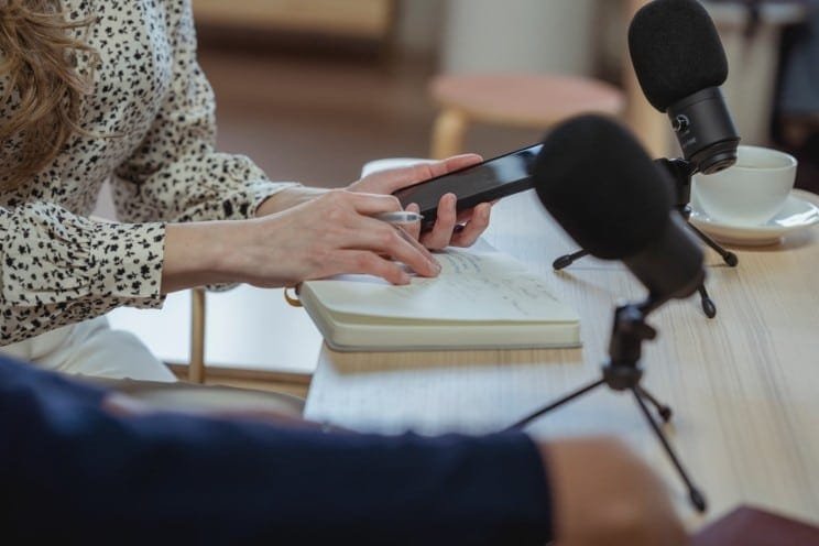 How To Connect an External Microphone to an iPhone