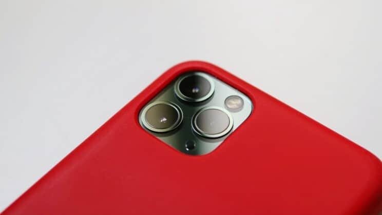 how to turn off auto adjust on iPhone camera