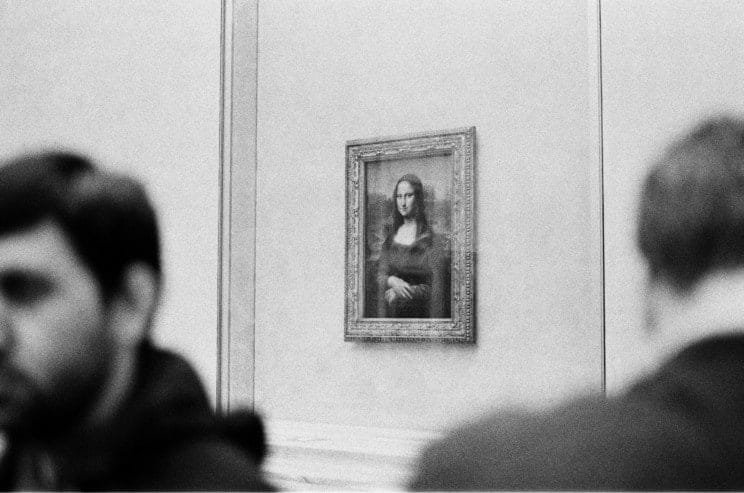 Taking pictures of the Mona Lisa