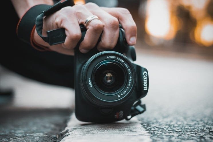 How to check DSLR camera shutter count