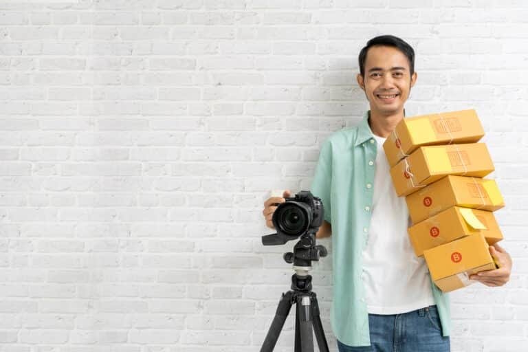 25 Perfect Gift Ideas For Filmmakers and Videographers